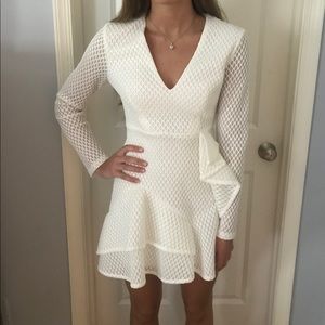 NWT--white long sleeve cocktail/prom dress, winter dance for teen, great fabric